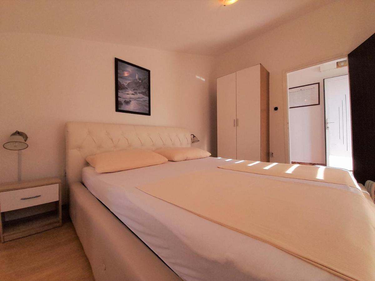 Apartments Nada Krk Island Exterior photo
