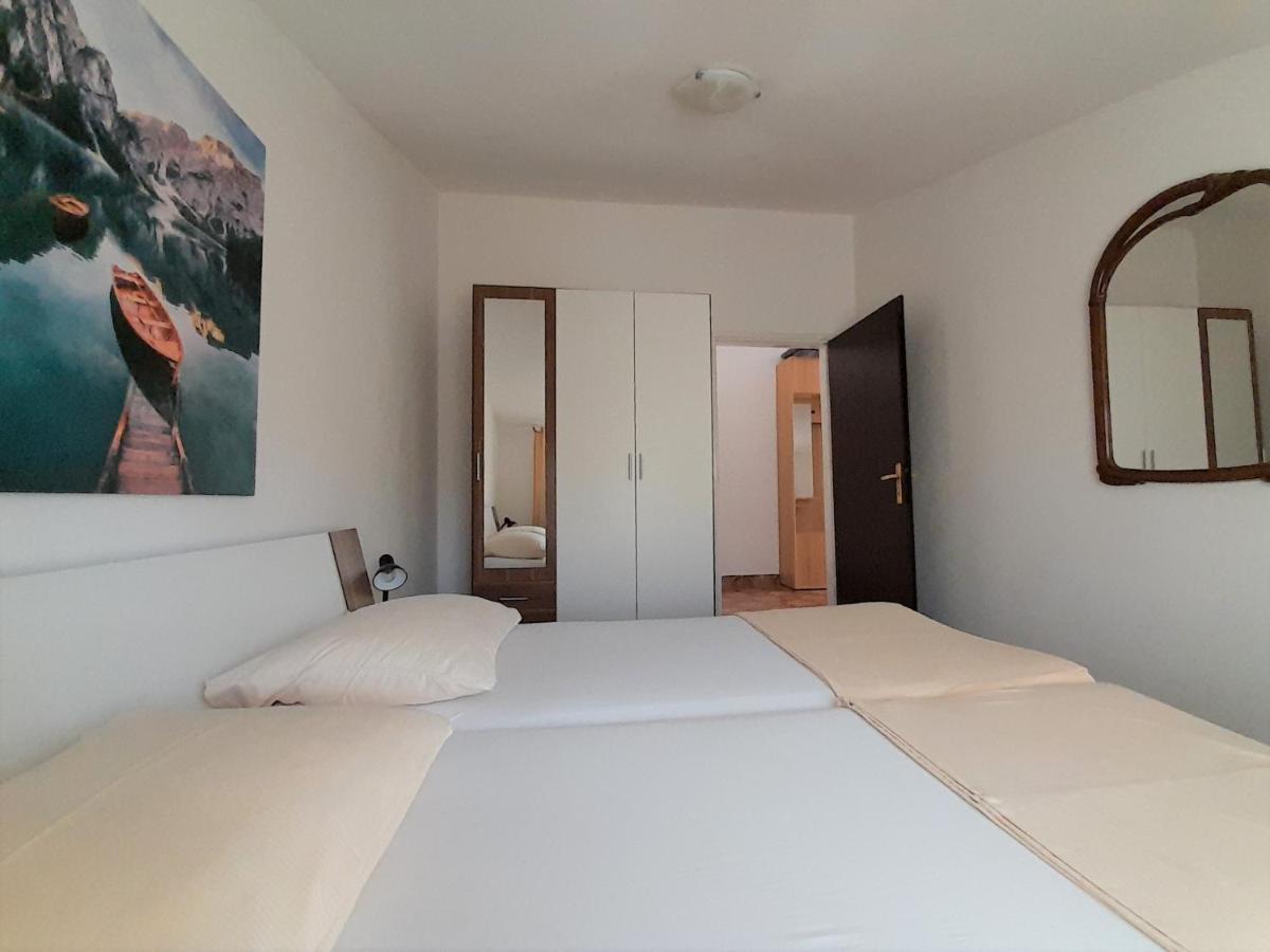 Apartments Nada Krk Island Exterior photo