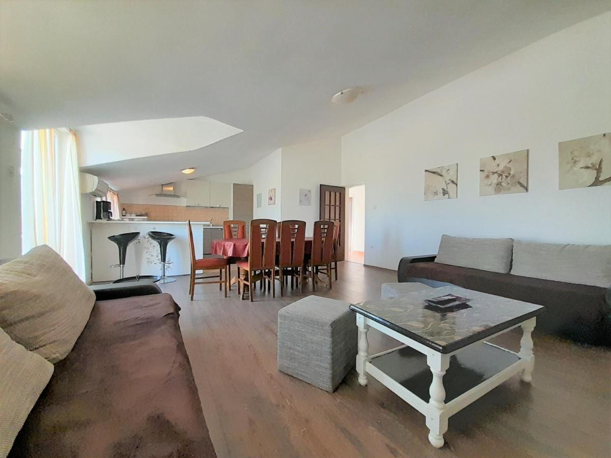 Apartments Nada Krk Island Exterior photo